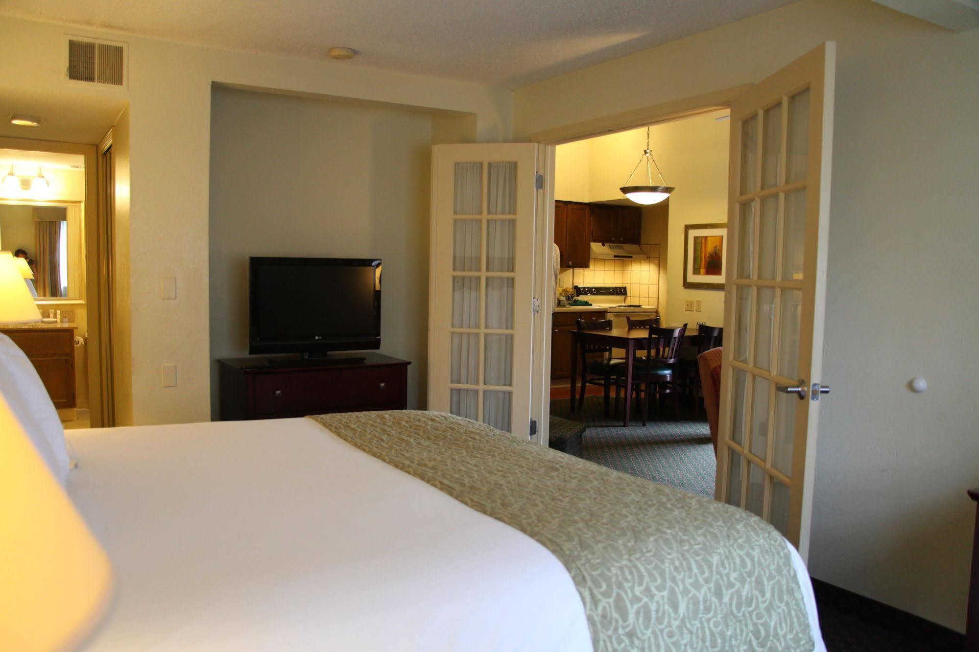 Aparthotel Village 3*